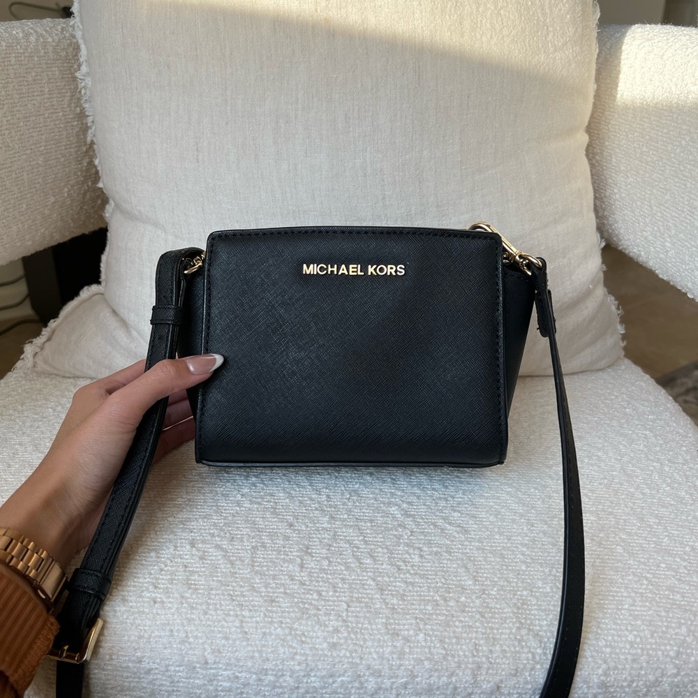 Michael Kors Mini Selma Crossbody